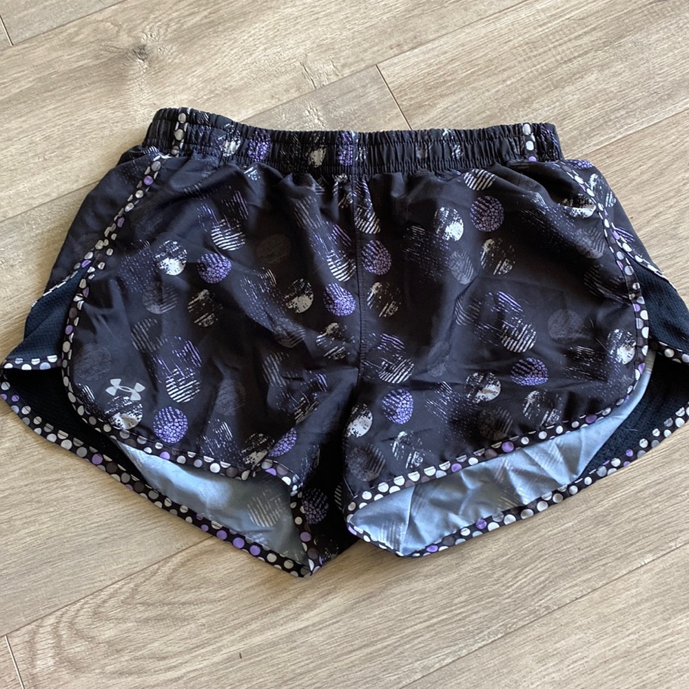 Free with purchase UNDER ARMOUR run short semi-fitted heat gear black purple S